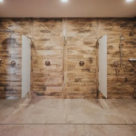 Wieshof アパートホテル 3*